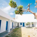 Lagada מלון 2*