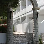 Lagada מלון