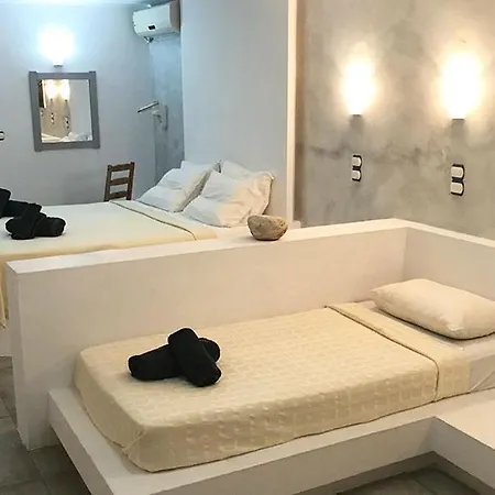 Lagada Hotel Adamantas (Milos)