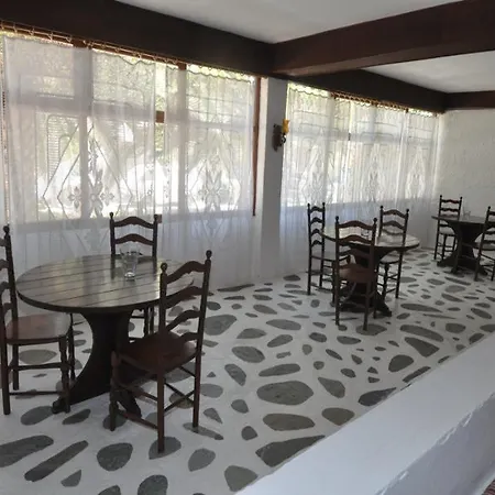 Lagada Hotel Adamantas (Milos)