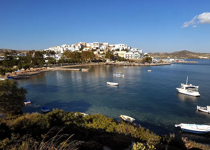 Lagada 2* Adamantas (Milos)