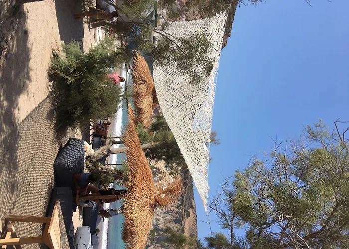 Lagada Adamantas (Milos)