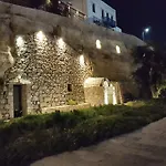 Lagada 2* Adamantas (Milos)