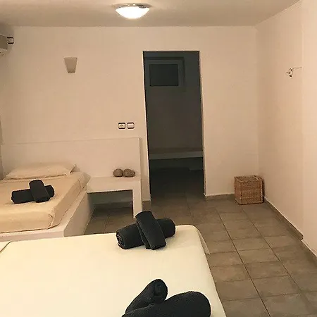 Lagada Αδάμας