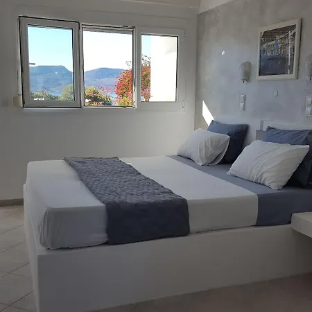 Lagada Hotel Adamantas (Milos)