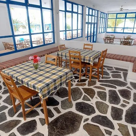 Lagada 2* Adamantas (Milos)