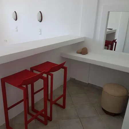 Lagada 2* Adamantas (Milos)