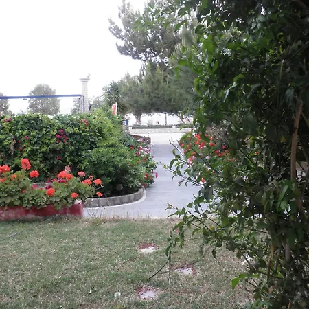 Lagada Adamantas (Milos)