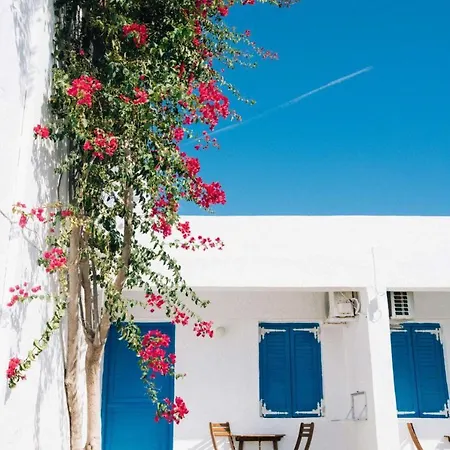 Lagada 2* Adamantas (Milos)