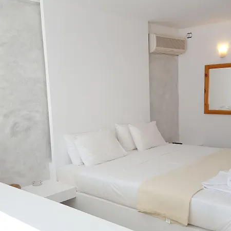 Lagada Adamantas (Milos)