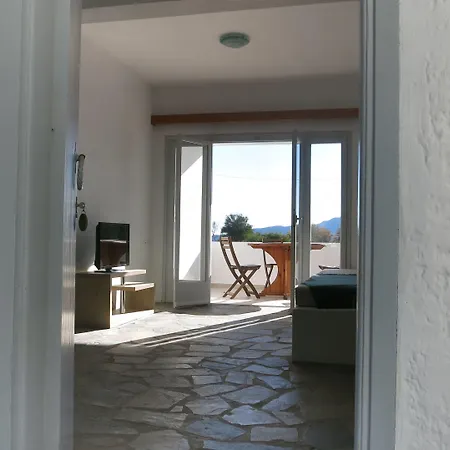 Lagada 2* Adamantas (Milos)