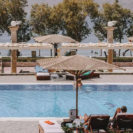 Lagada Hotel 2*