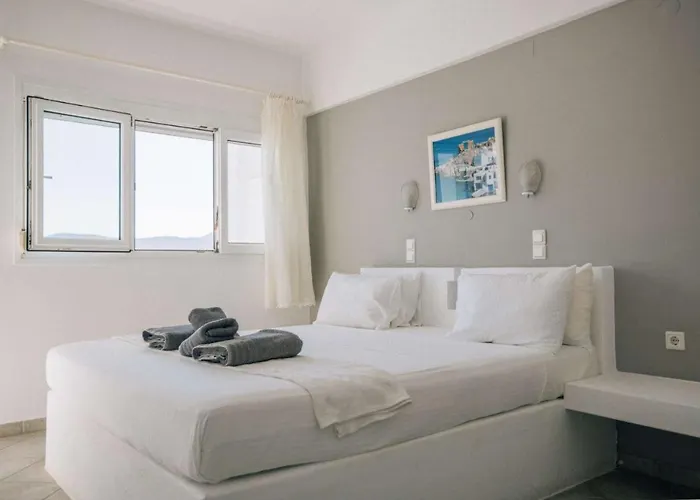 Lagada Hotel Adamantas (Milos)