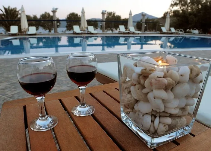 Lagada 2* Adamantas (Milos)