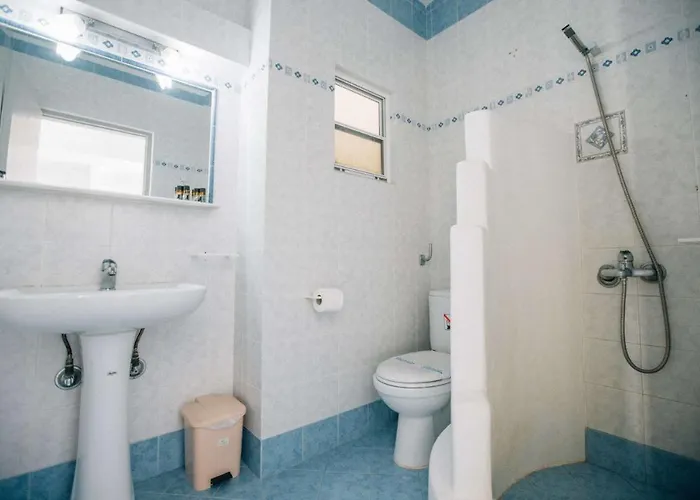 Lagada Adamantas (Milos)